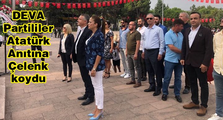 DEVA Partililer Atatürk Anıtına Çelenk Koydu