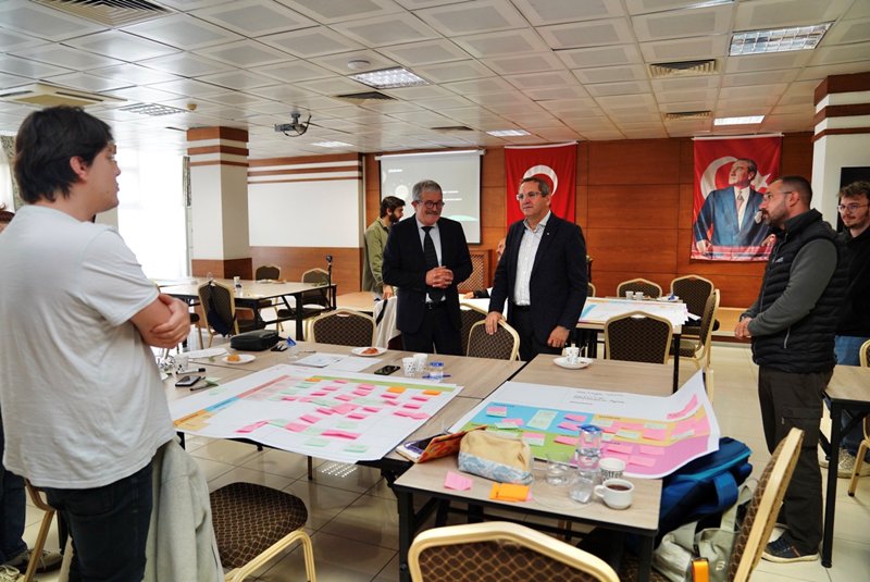 AYVALIKTA-ZEYTININ-GELECEGI-TASARLANDI-7 AYVALIK’TA ZEYTİNİN GELECEĞİ TASARLANDI