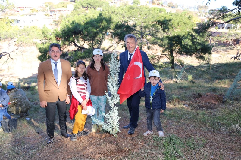 BURHANIYEDE-MILLI-AGACLANDIRMA-GUNU-9 BURHANİYE’DE MİLLİ AĞAÇLANDIRMA GÜNÜ