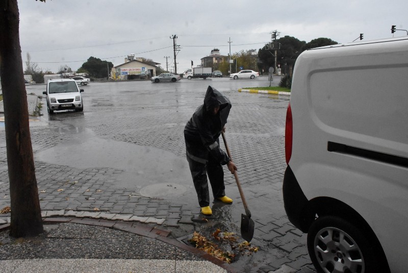 DSC_8036 Edremit Belediyesi yağmur nöbetinde