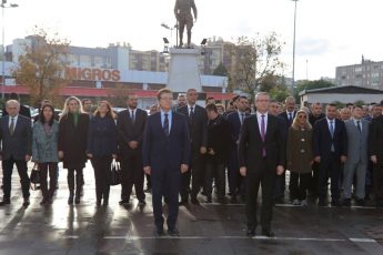 IMG_3323-345x230 EDREMİT’TE ÖĞRETMENLER GÜNÜ KUTLANDI