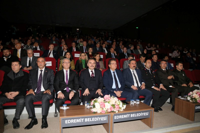 IMG_3372 EDREMİT’TE ÖĞRETMENLER GÜNÜ KUTLANDI