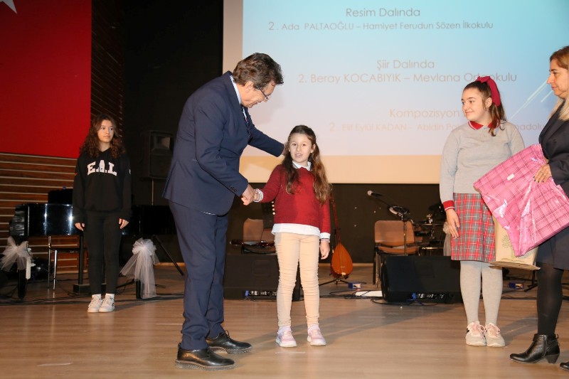 IMG_3429 EDREMİT’TE ÖĞRETMENLER GÜNÜ KUTLANDI