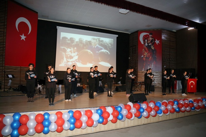 IMG_3467 EDREMİT’TE ÖĞRETMENLER GÜNÜ KUTLANDI