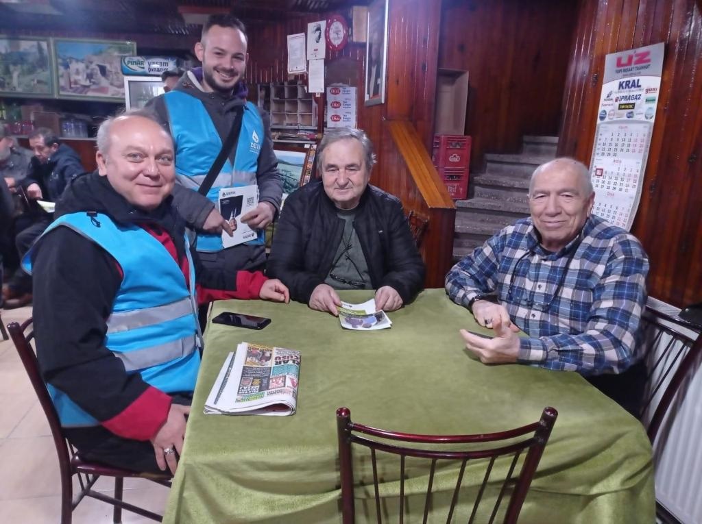 10 DEVA ERDEK MAVİ YELEKLERİYLE SAHADA