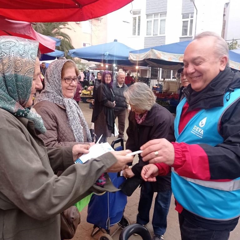 5 DEVA ERDEK MAVİ YELEKLERİYLE SAHADA