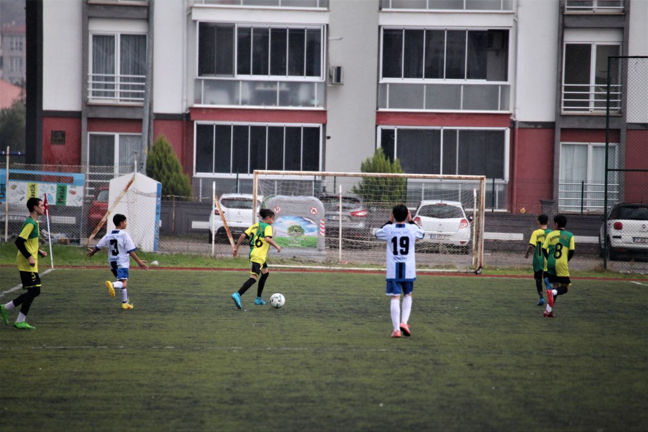 edremitspor-u14-7 EDROLU GENÇLER ŞAMPİYONA YOLUNDA