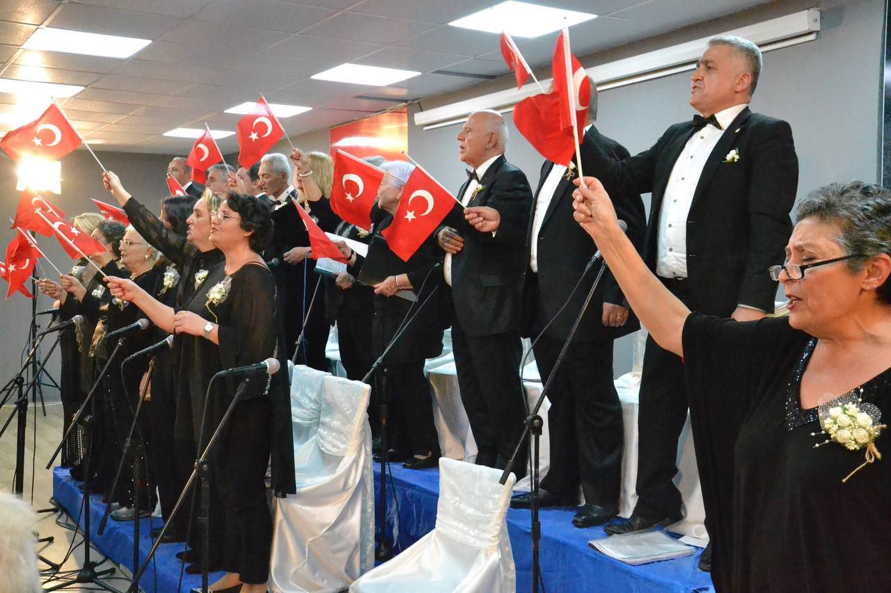 konser-6 EDREMİT BELEDİYESİ’NDEN TÜRKÜ KONSERİ