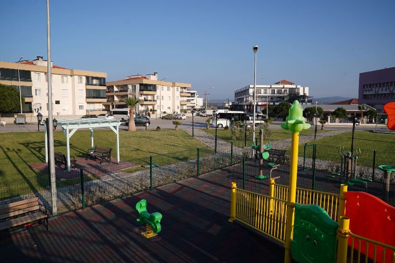 AYVALIKIN-PARKLARINDA-PEYZAJ-DUZENLEMESI-4 AYVALIK’IN PARKLARINDA PEYZAJ DÜZENLEMESİ