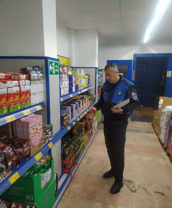 denetim-7 EDREMİT BELEDİYESİ MARKET DENETİMLERİNE DEVAM EDİYOR