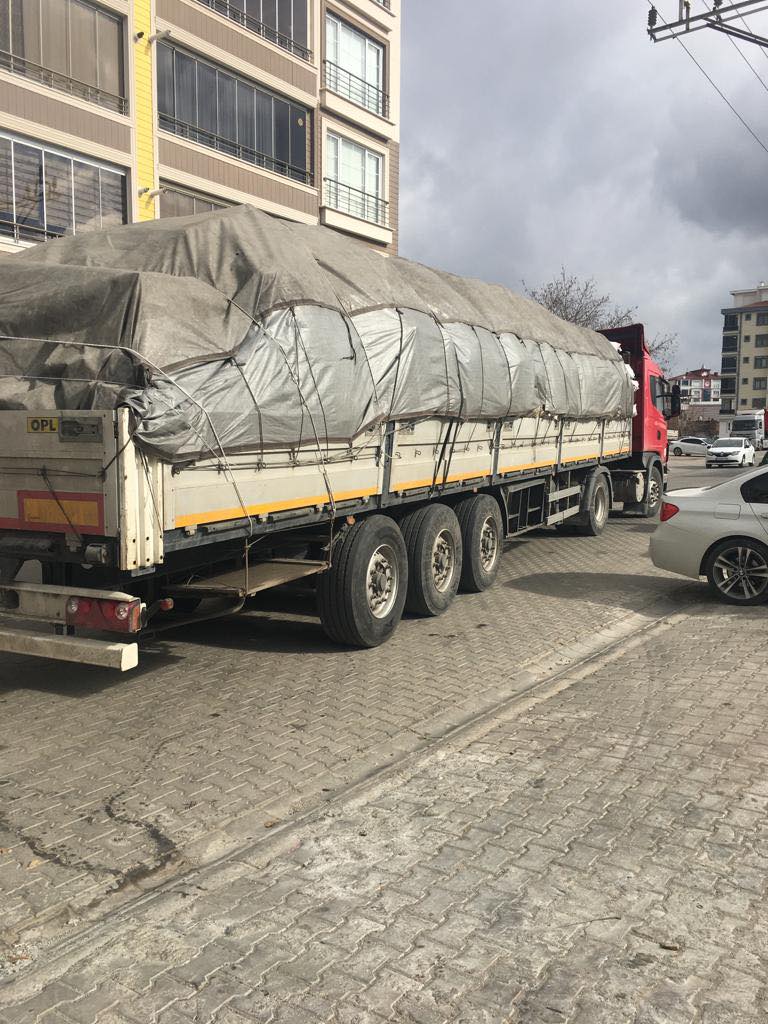 4 HAVRAN DEPREM BÖLGESİNE HER GÜN YARDIM GÖNDERDİ