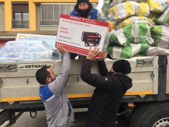 5-345x259 HAVRAN DEPREM BÖLGESİNE HER GÜN YARDIM GÖNDERDİ