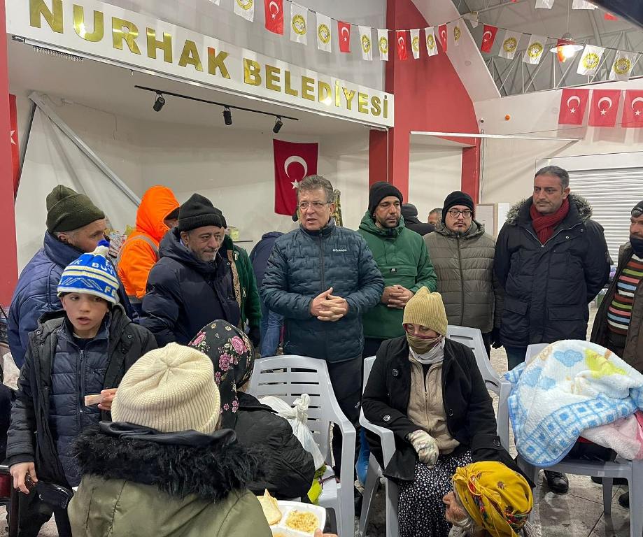 Baskan-Arslan-deprem-bolgesi-5 BAŞKAN ARSLAN, DEPREM BÖLGESİNDE