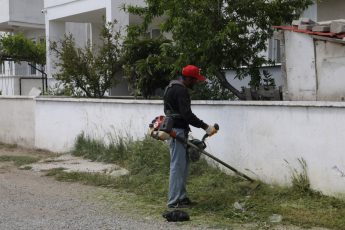 TIRPAN VE TEMİZLİK ÇALIŞMALARI SÜRÜYOR (1)