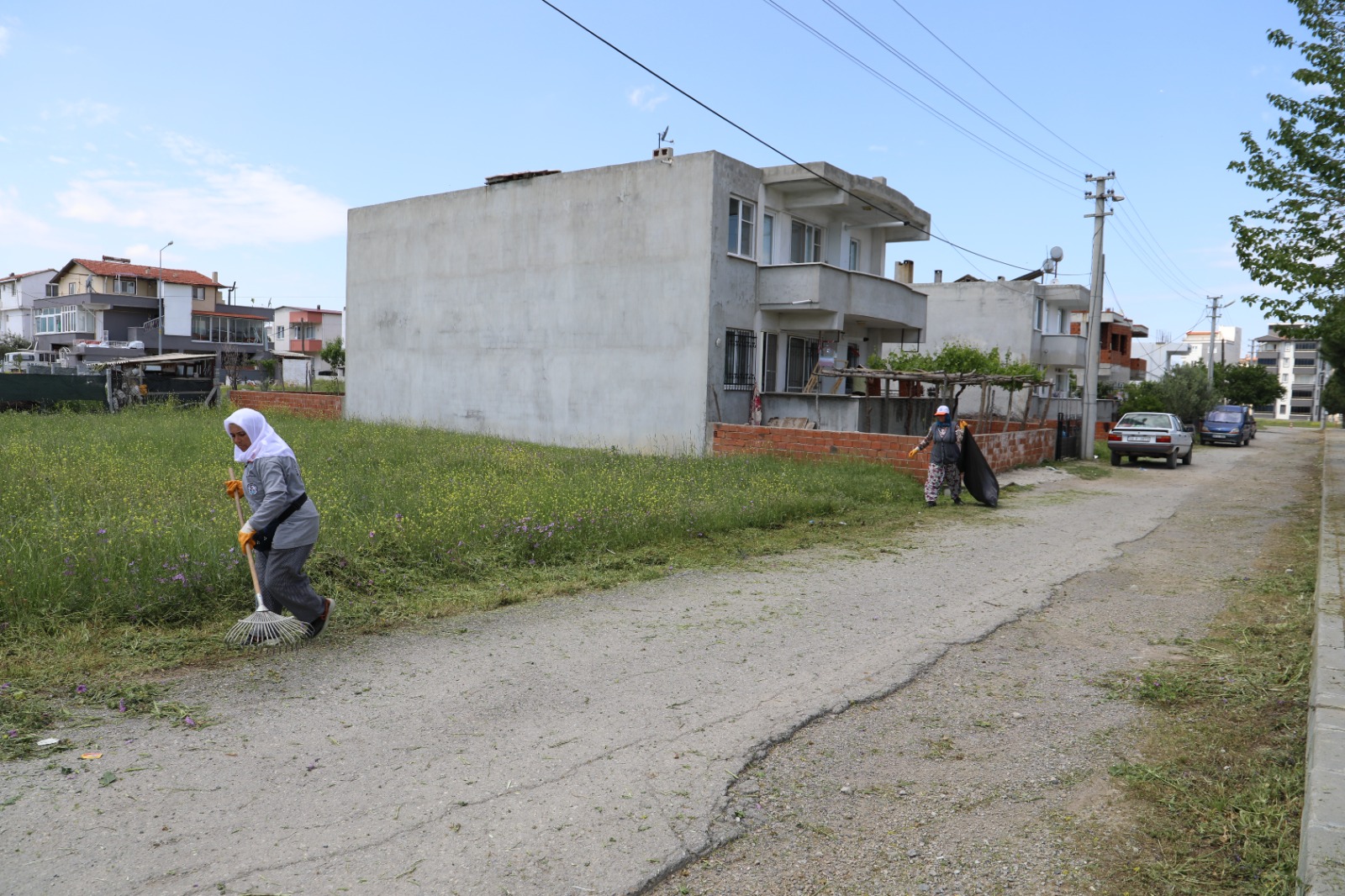 TIRPAN-VE-TEMIZLIK-CALISMALARI-SURUYOR-4 TIRPAN VE TEMİZLİK ÇALIŞMALARI SÜRÜYOR
