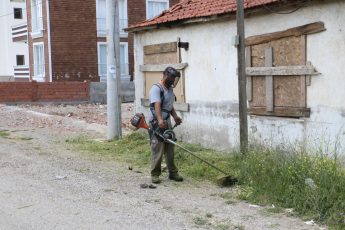 TIRPAN VE TEMİZLİK ÇALIŞMALARI SÜRÜYOR (5)