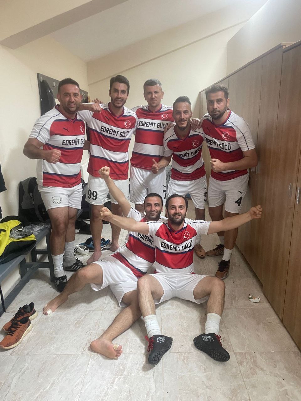 edremitgucu-10 EDREMİTGÜCÜ YARI FİNAL BİLETİNİ ALDI