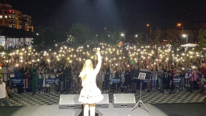 347405702_677204611091133_8538456589614373126_n Ece Mumay Havran'da Yoğun ilgi gördü