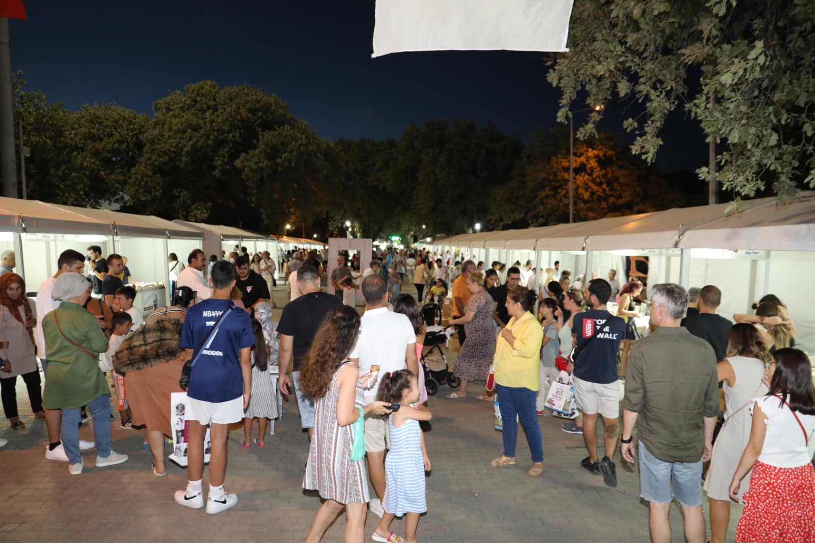 kitap-fuari-3 BURHANİYE KİTAP FUARI İÇİN GERİ SAYIM BAŞLADI