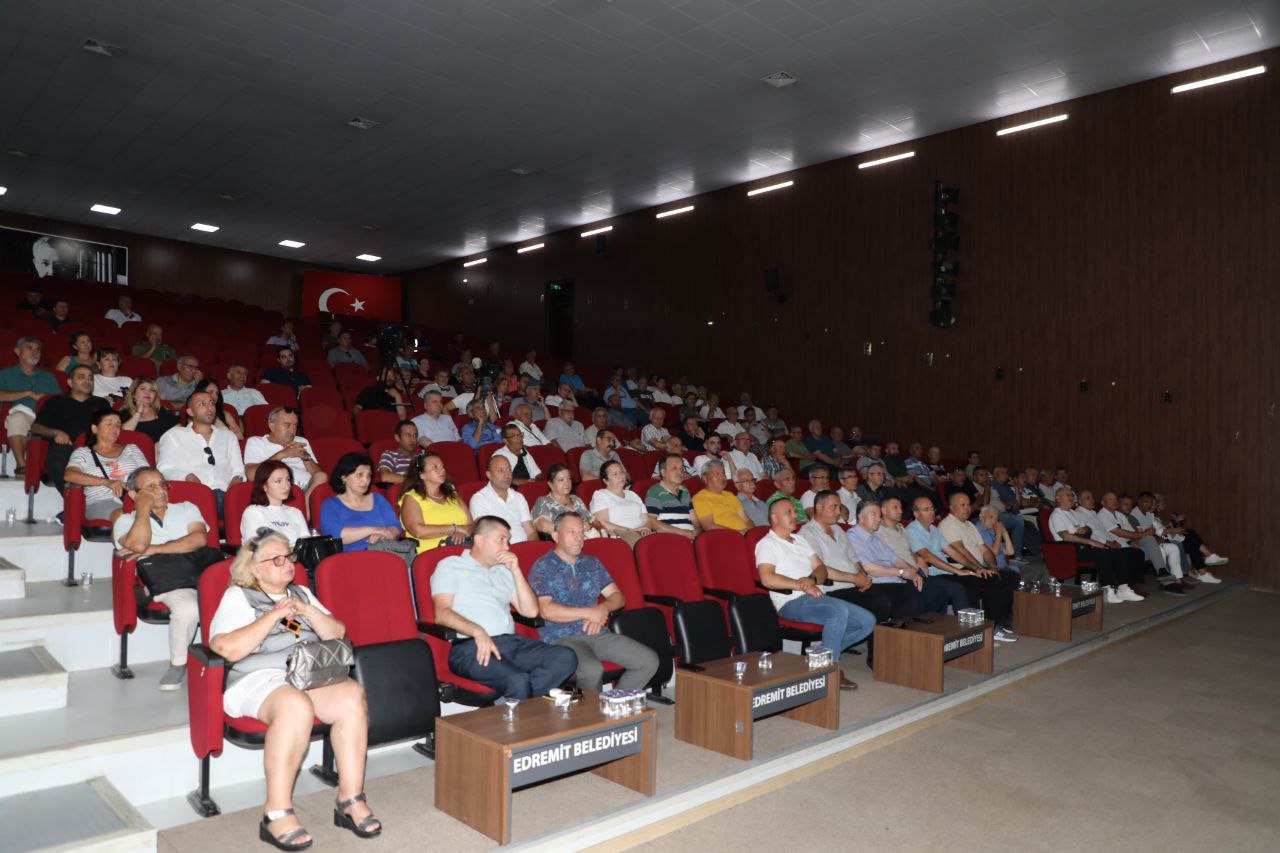 toplanti-14 EDREMİT İL OLMAK İSTİYOR