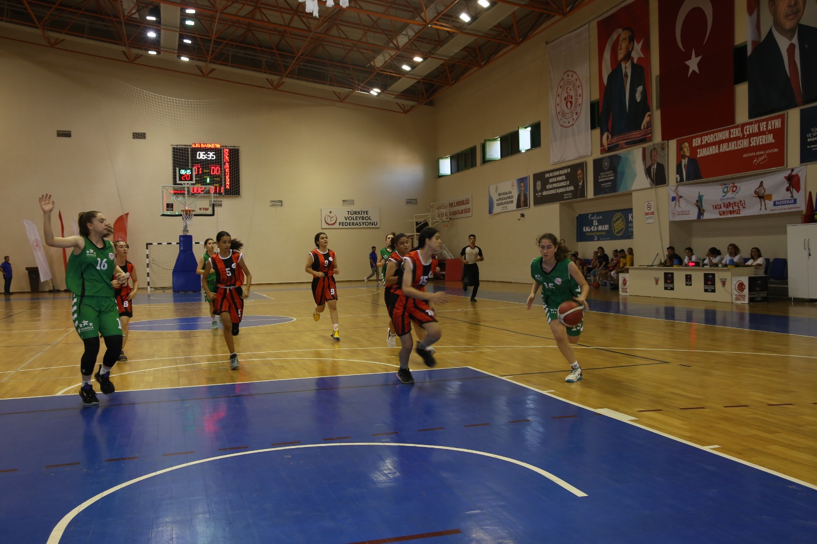 1 YILDIZLAR LİGİ ÇEYREK FİNAL HEYECANI BURHANİYE’DE YAŞANIYOR.