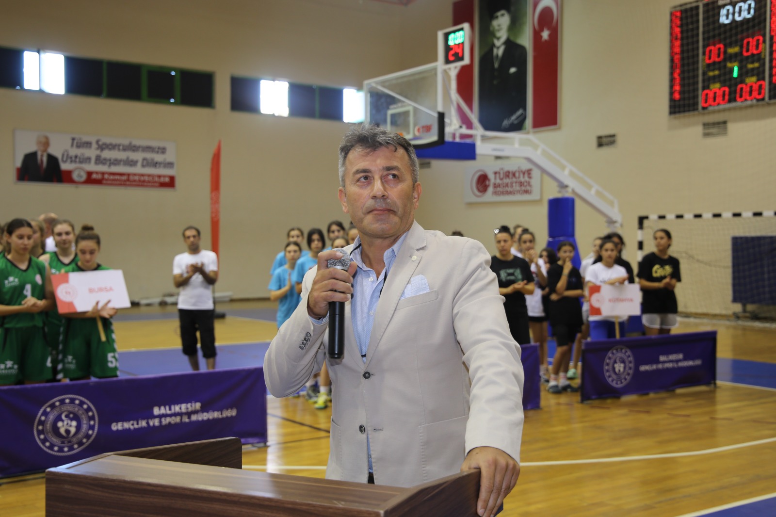 3 YILDIZLAR LİGİ ÇEYREK FİNAL HEYECANI BURHANİYE’DE YAŞANIYOR.