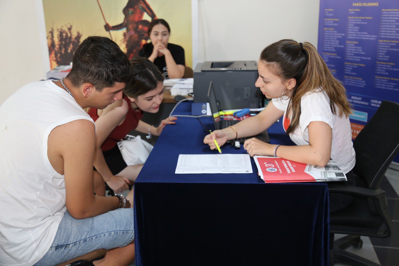edremit-tercih-danismanligi-5 Öğrencilere ücretsiz danışmanlık hizmeti