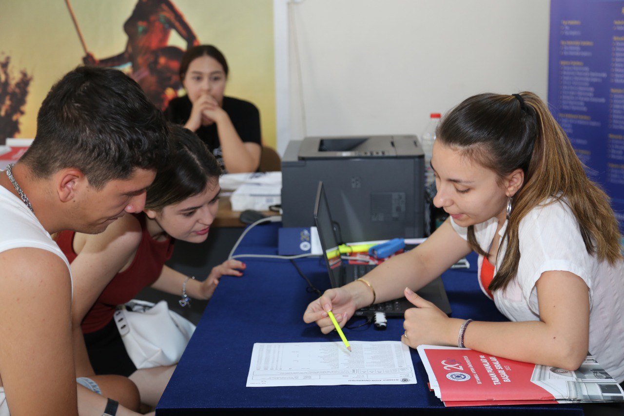 edremit-tercih-danismanligi-6 Öğrencilere ücretsiz danışmanlık hizmeti