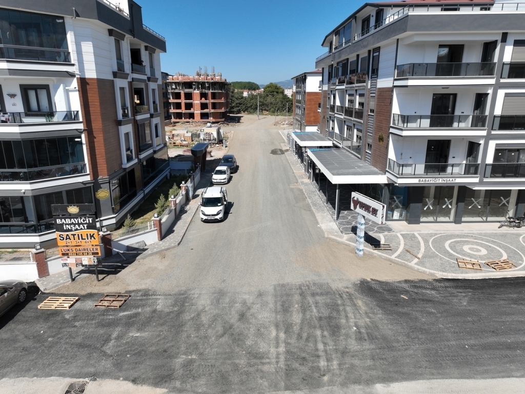 edremit_asfaltlama-5 Edremit Belediyesinden asfalt hamlesi