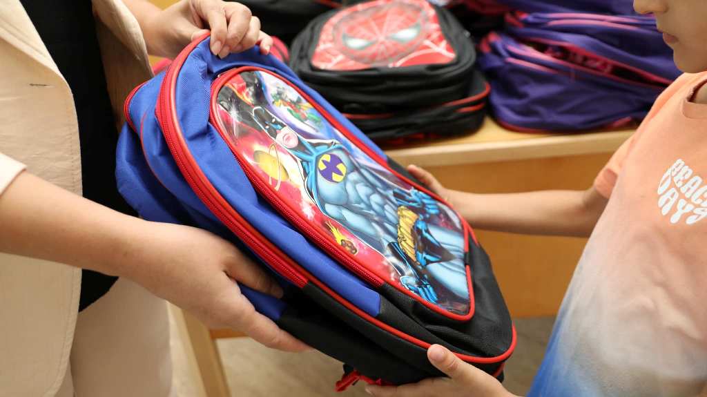 1-3 BURHANİYE BELEDİYESİ’NDEN KIRTASİYE VE EĞİTİM SETİ DESTEĞİ