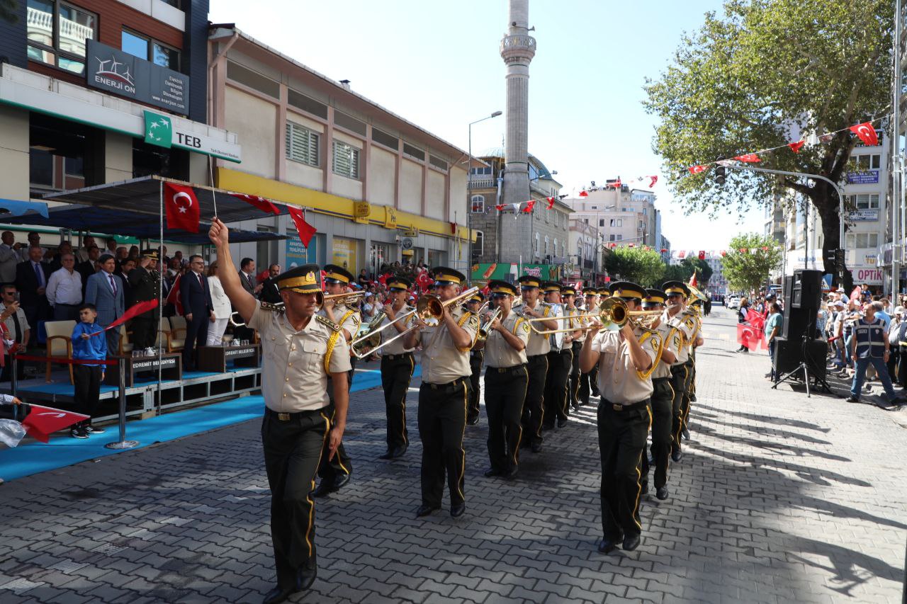 9-eylul-programi-10 ESARETTEN ÖZGÜRLÜĞE 101. YIL