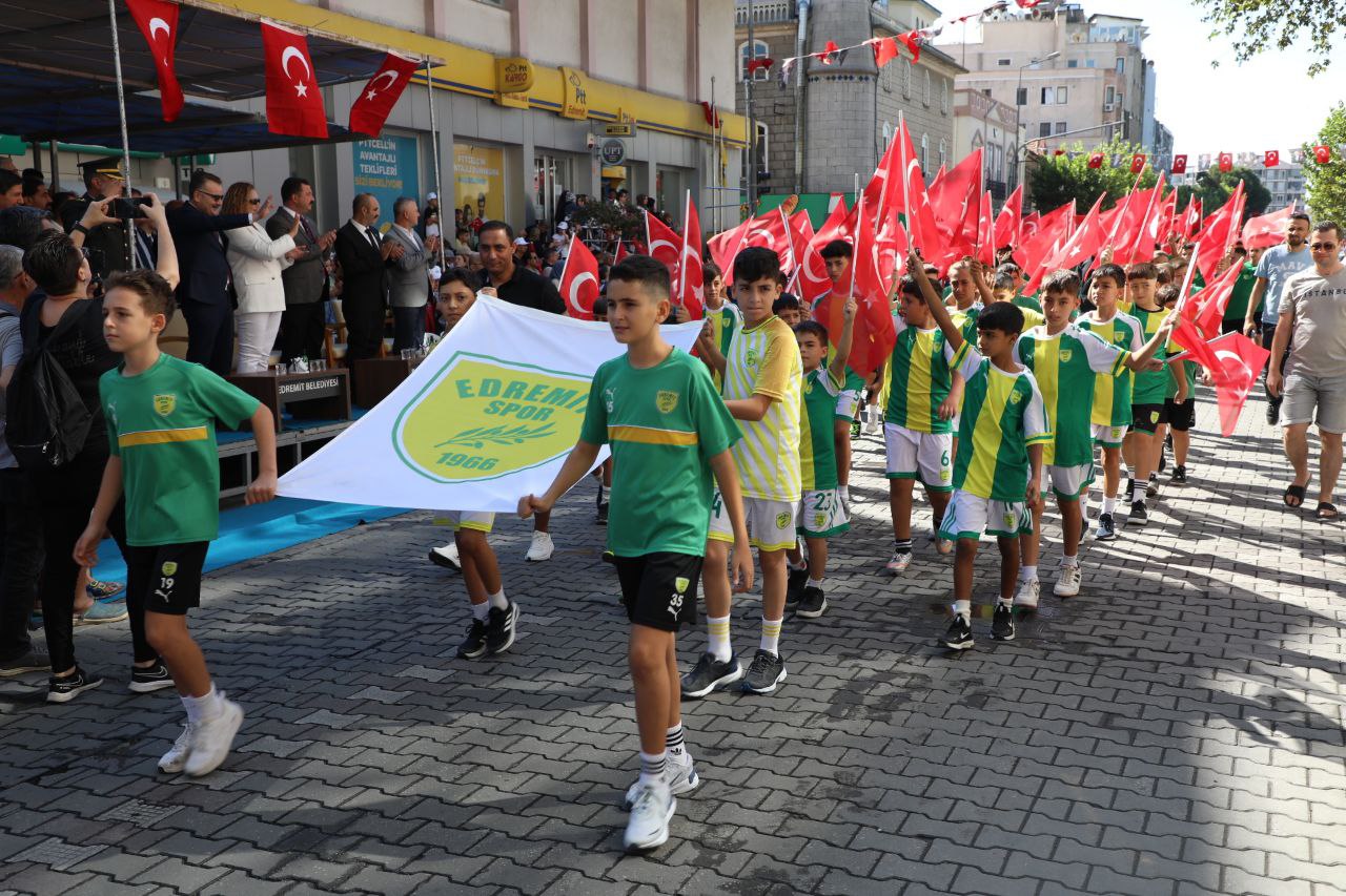 9-eylul-programi-13 ESARETTEN ÖZGÜRLÜĞE 101. YIL