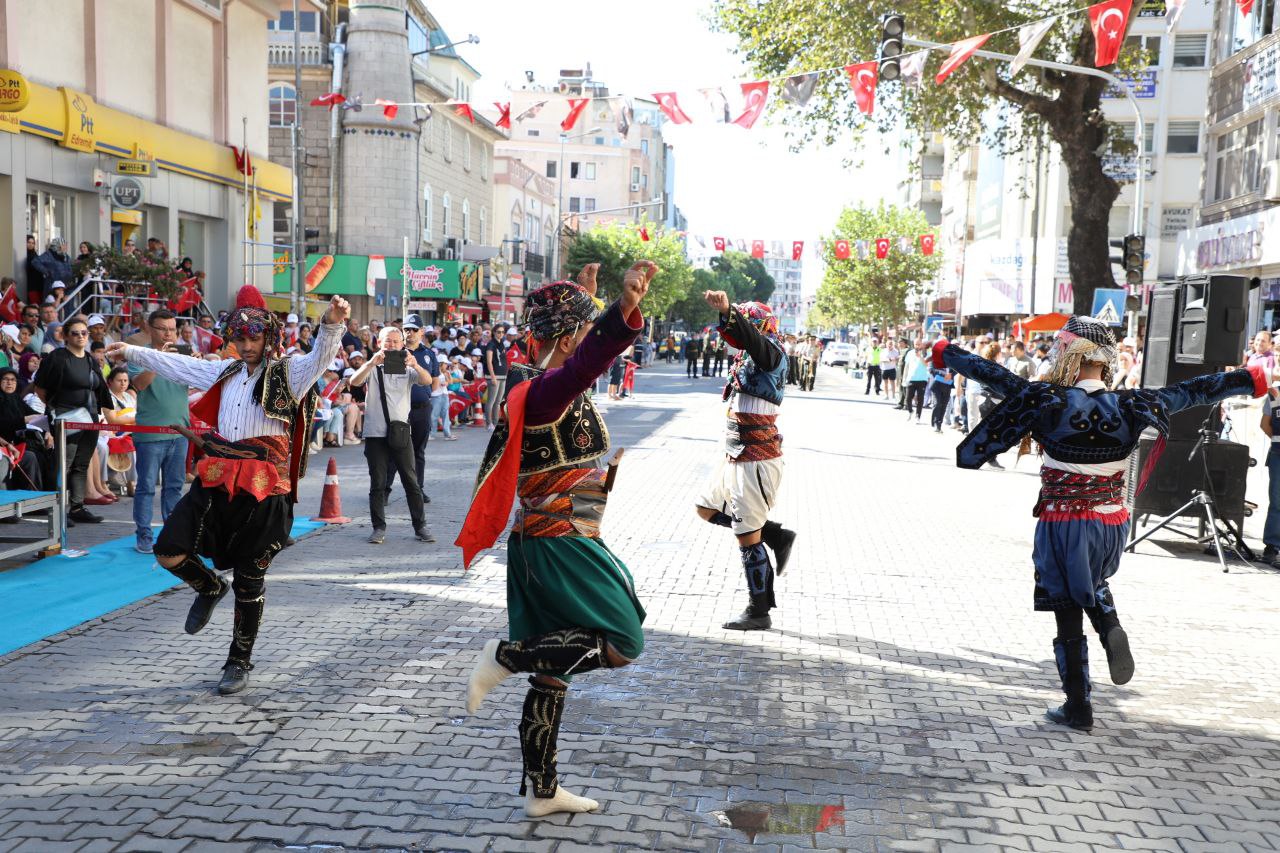 9-eylul-programi-6 ESARETTEN ÖZGÜRLÜĞE 101. YIL