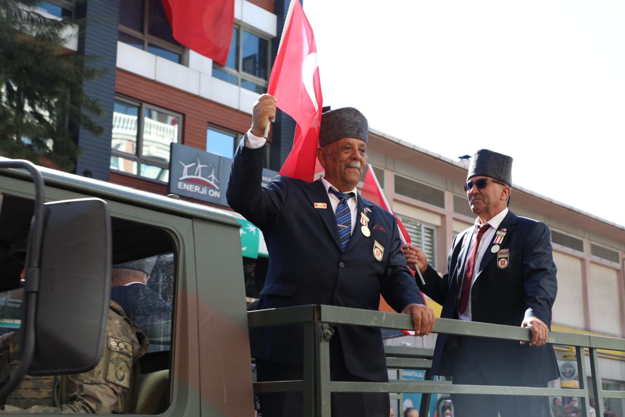 9-eylul-programi-9 ESARETTEN ÖZGÜRLÜĞE 101. YIL