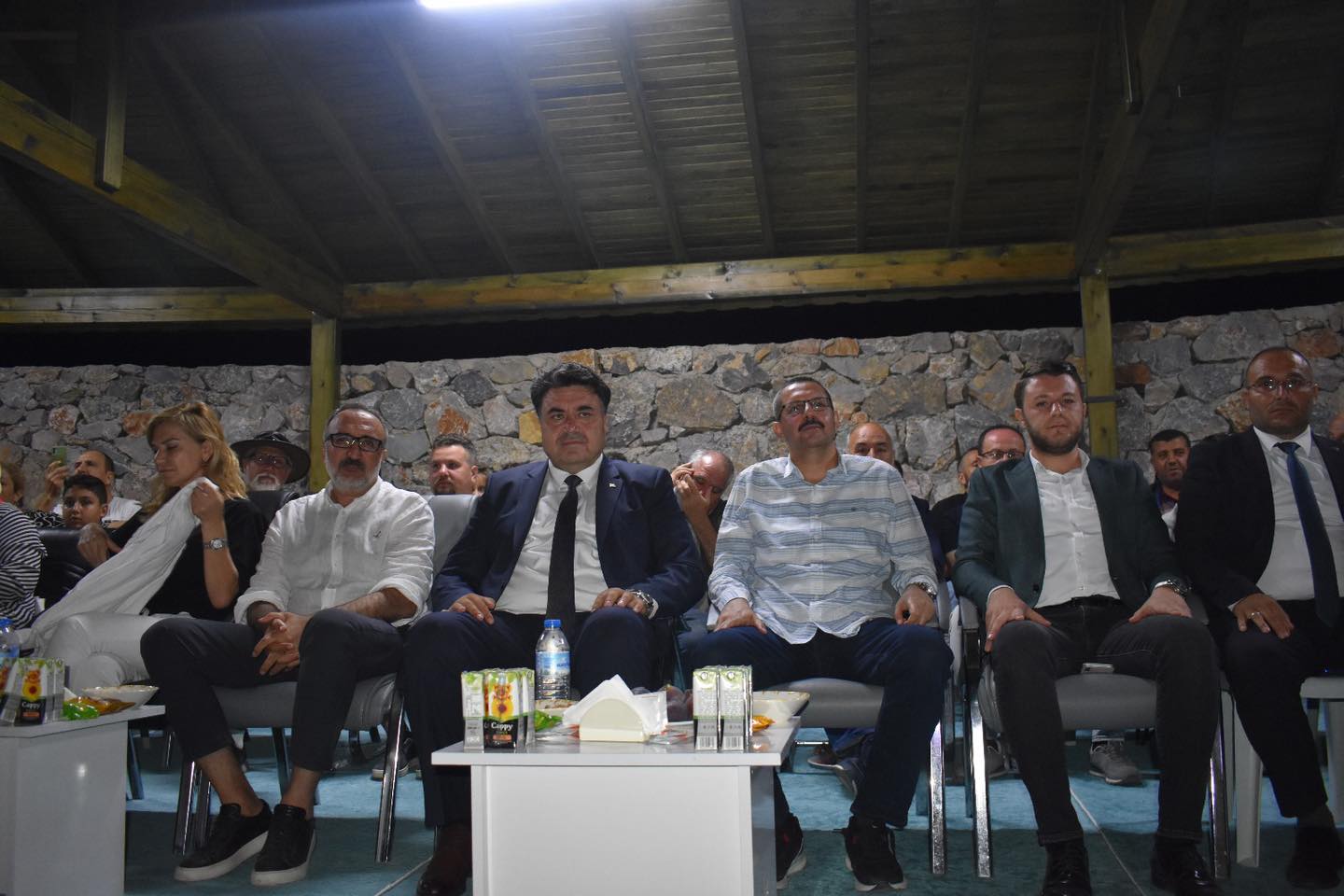 Koray-Avci-5 Koray Avcı Şarkılarıyla Havran Konserinde Coşturdu