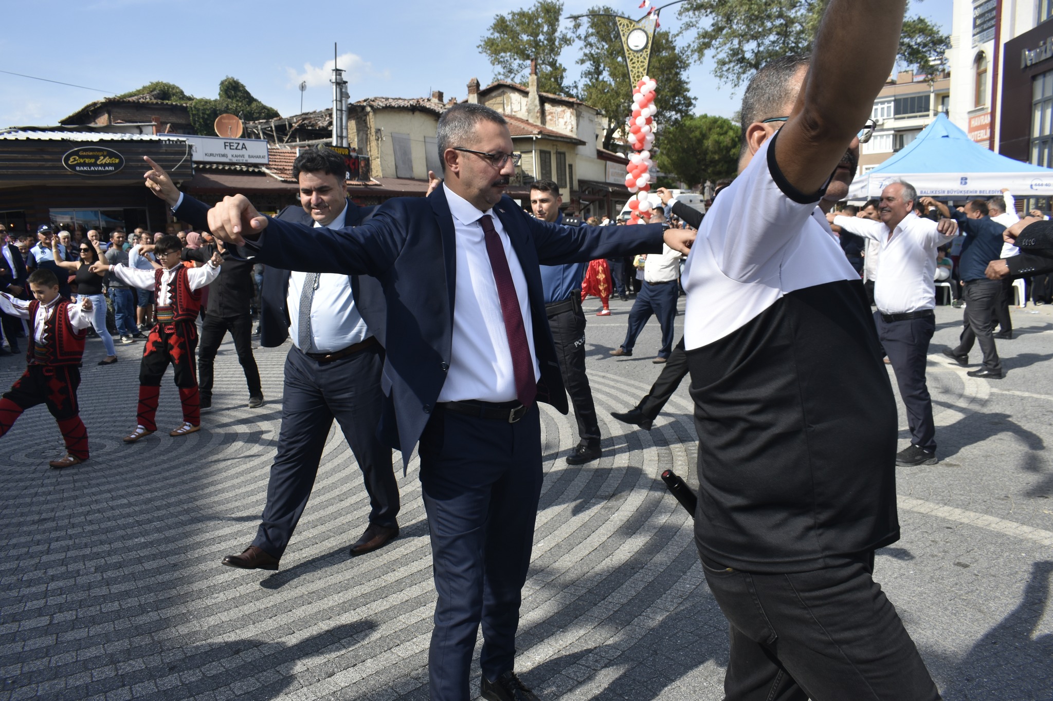 kurtulus-24 Havran'ın Efelerine de Zeybek Fena Yakıştı Yani