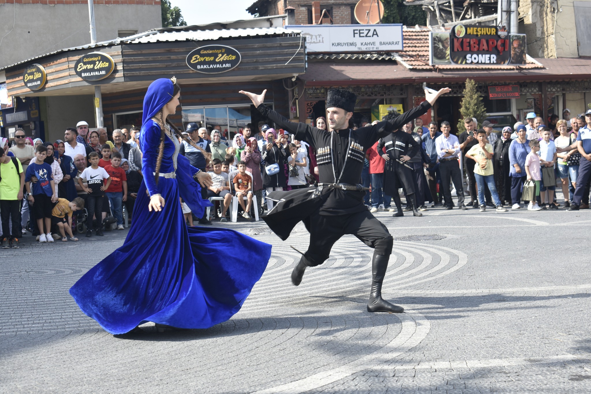 kurtulus-29 Havran'ın Efelerine de Zeybek Fena Yakıştı Yani