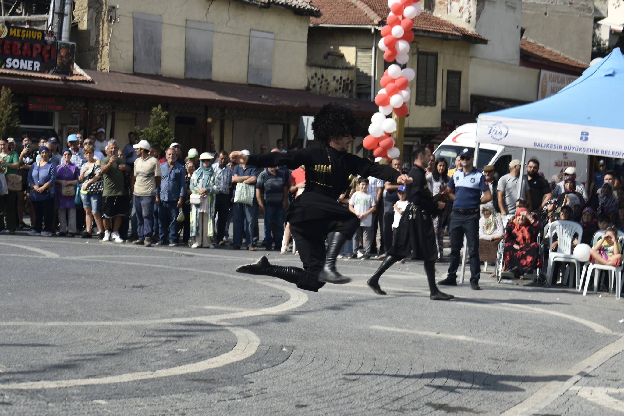 kurtulus-31 Havran'ın Efelerine de Zeybek Fena Yakıştı Yani