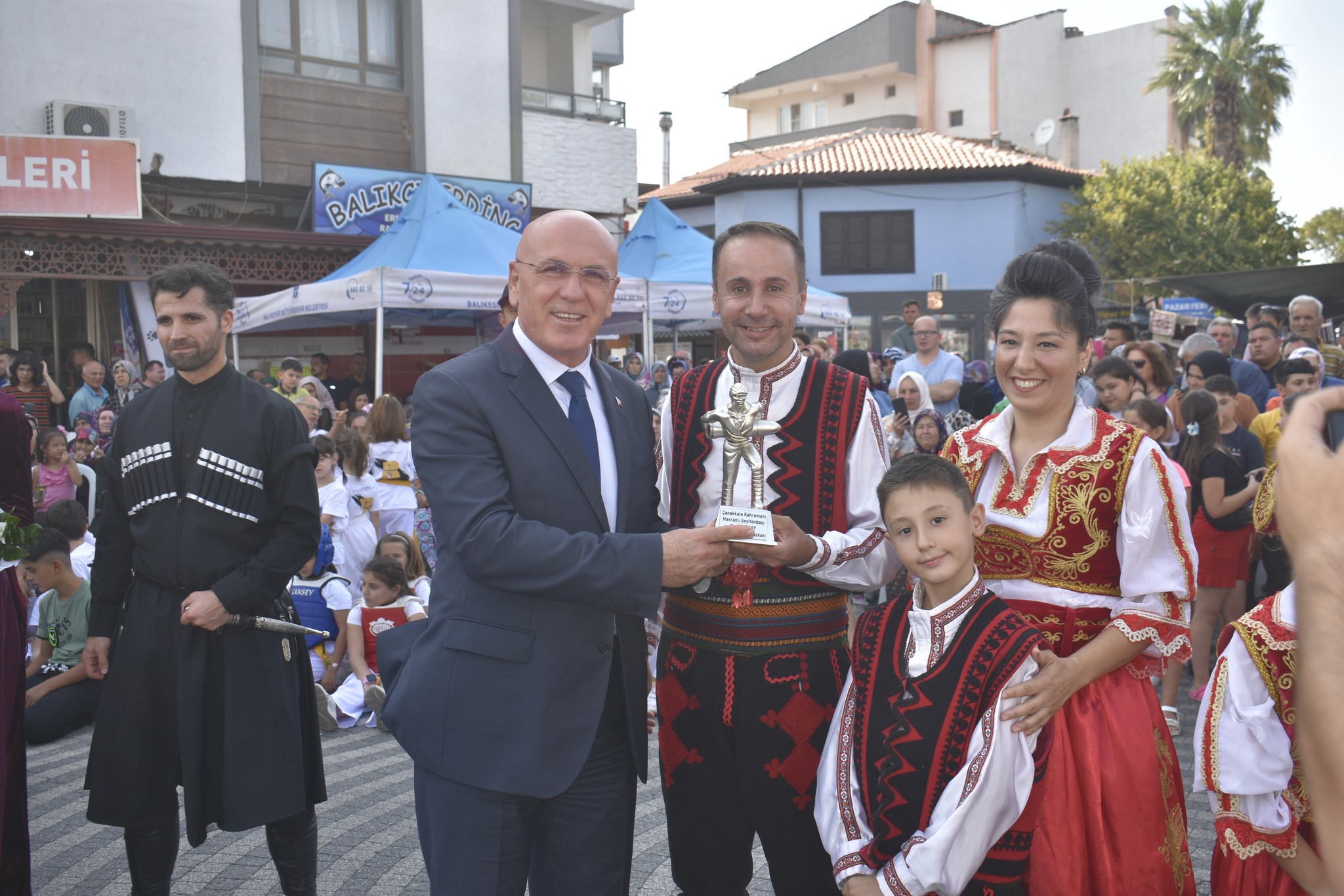 kurtulus-36 Havran'ın Efelerine de Zeybek Fena Yakıştı Yani