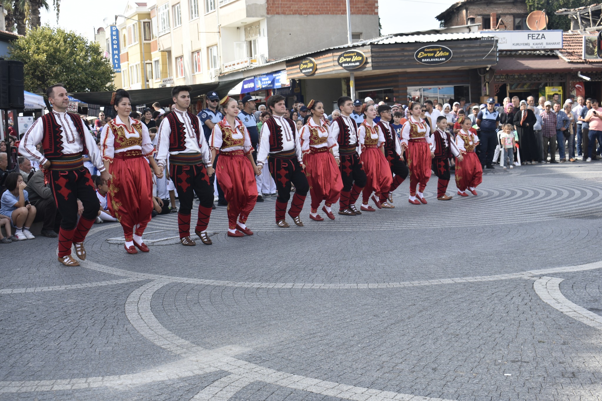 kurtulus-5 Havran'ın Efelerine de Zeybek Fena Yakıştı Yani