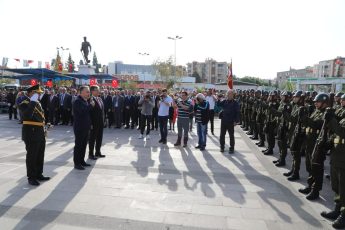 03-1-345x230 Edremit’te Cumhuriyet’in 100. Yılı coşkuyla kutlandı