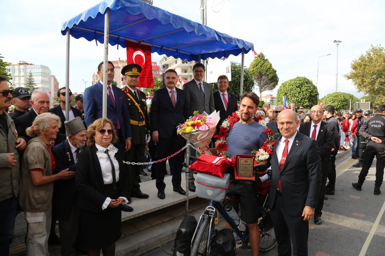 Bekir-Aysan-3 Edremit’te Cumhuriyet’in 100. Yılı coşkuyla kutlandı