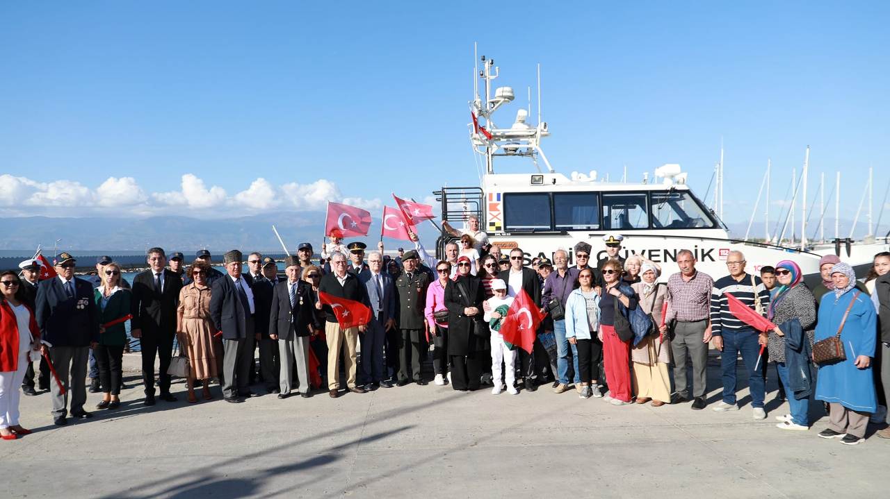 DENIZ-KORTEJI-2 CUMHURİYET'İN 100. YILI DENİZ KORTEJİ İLE KUTLANDI