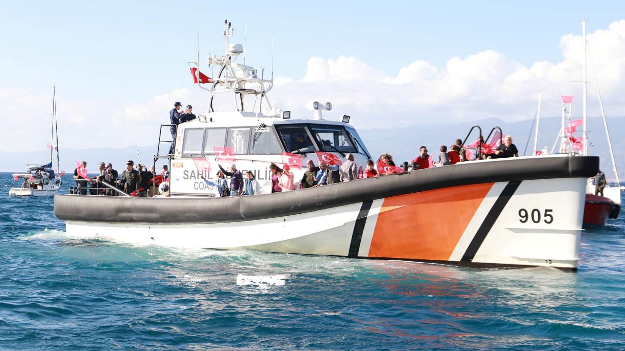 DENIZ-KORTEJI-4 CUMHURİYET'İN 100. YILI DENİZ KORTEJİ İLE KUTLANDI