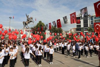 photo_2023-10-29_13-31-44-345x230 Edremit’te Cumhuriyet’in 100. Yılı coşkuyla kutlandı