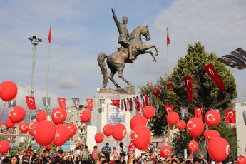 photo_2023-10-29_13-31-47-345x230 Edremit’te Cumhuriyet’in 100. Yılı coşkuyla kutlandı