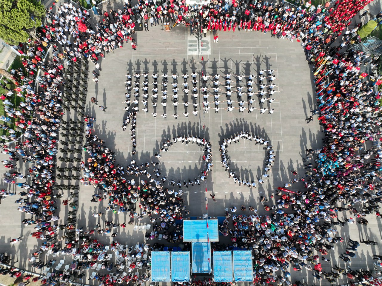 photo_2023-10-29_13-32-46 Edremit’te Cumhuriyet’in 100. Yılı coşkuyla kutlandı