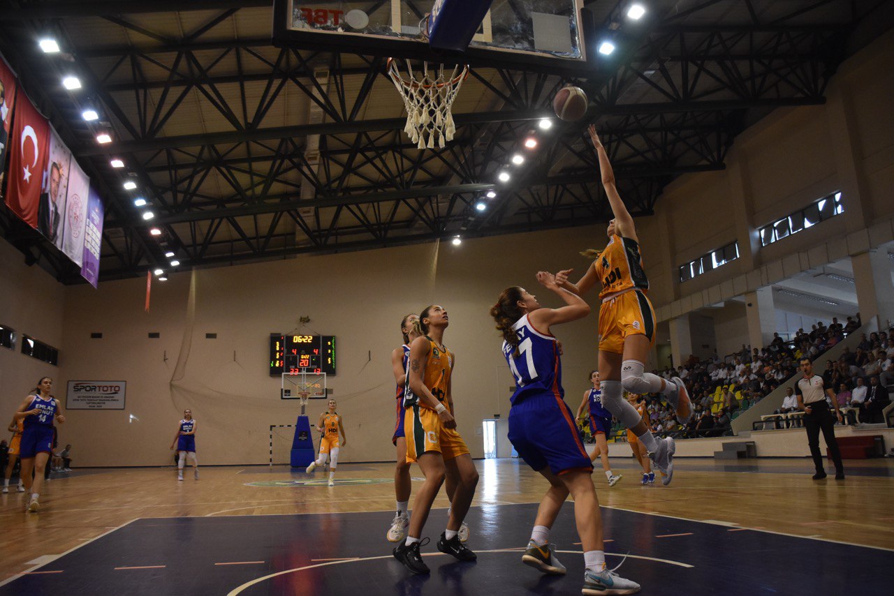 photo_5861840527895412496_y Gürespor kayıpsız yoluna devam ediyor