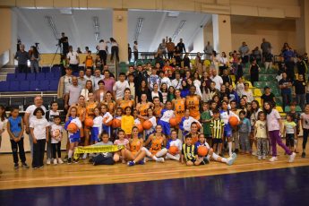 photo_5861840527895412510_y-345x230 Gürespor kayıpsız yoluna devam ediyor