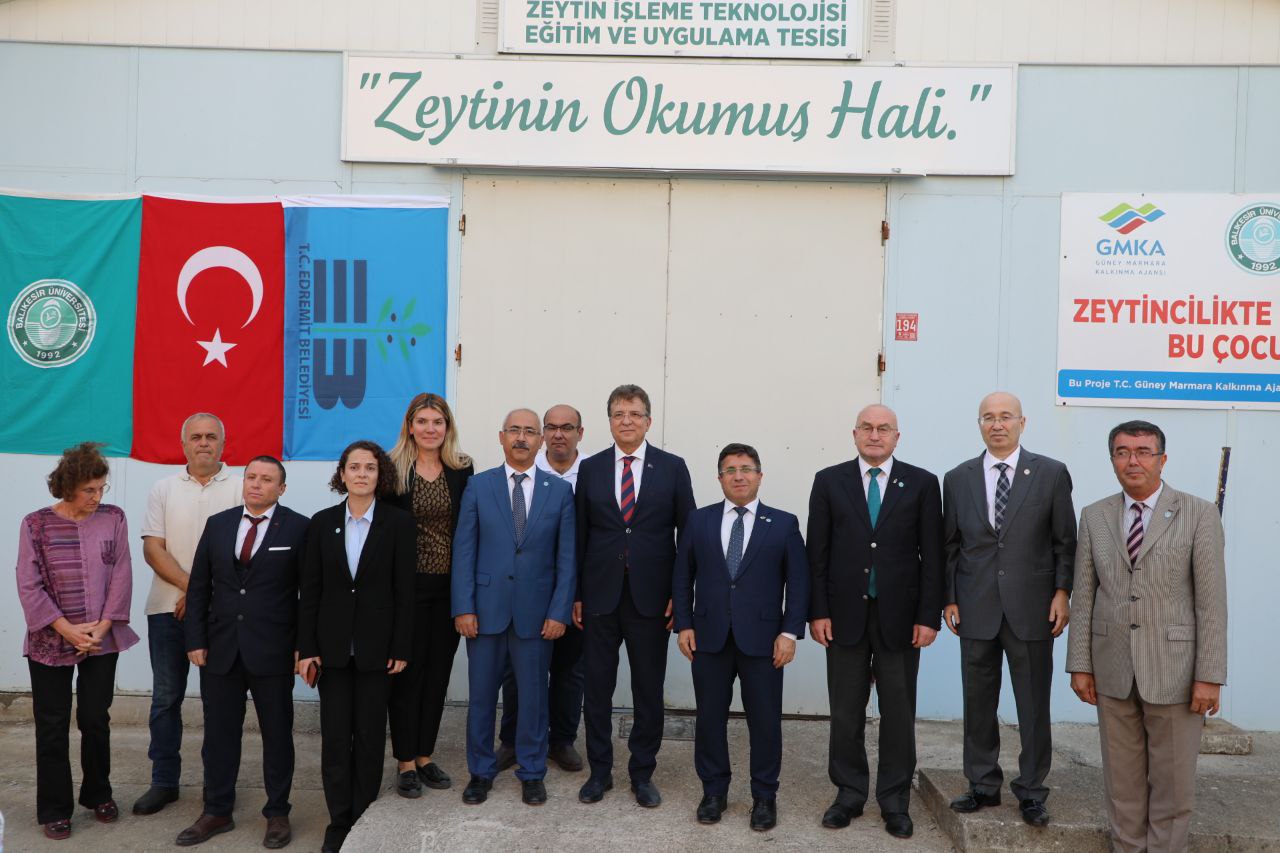 Edremit Belediyesi’nden zeytine büyük destek (13)